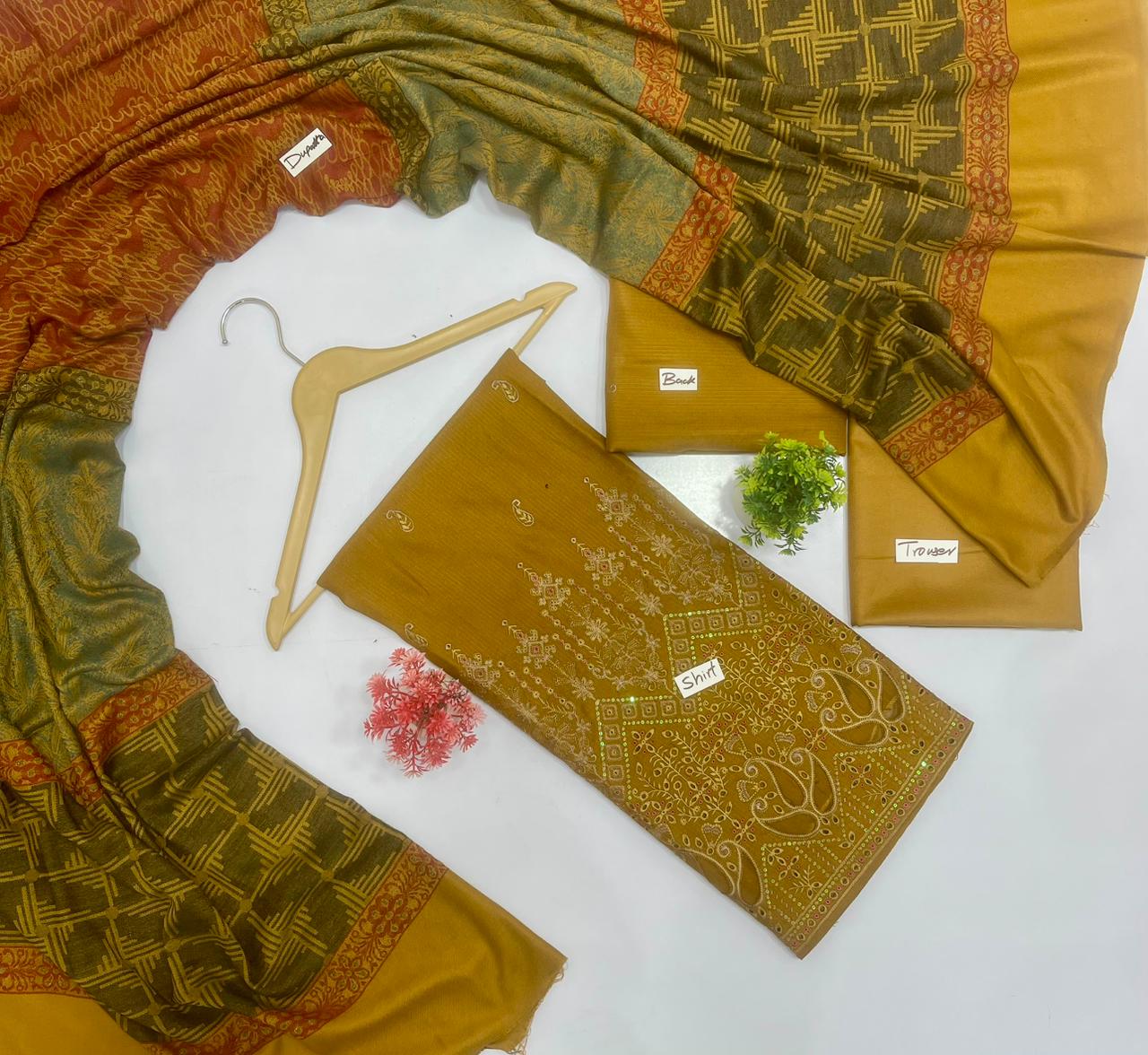 Daman Applic Heavy Embroidery Dhanak (6 Suits)